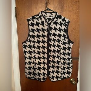 Susan Graver Ladies Houndstooth Zippered Vest